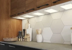 GoodHome Tablette Led Intégrée Sous-Meuble<Tablette avec LED integrées de dessous de meuble haut Caraway blanc l. 26,4 cm x L. 31,9 cm x H. 18,2 mm