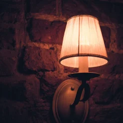 Xanlite Ampoule Led Fonctionnelle|Ampoule E14, Petit Culot À Visser<- Ampoule à filament LED flamme, culot E14, 4W cons. (40W eq.), lumière blanche chaude - RFV470FO