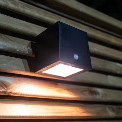 Xanlite - Applique trapèze solaire LED IP44 à détection de mouvement, 200 Lumens - APS200D