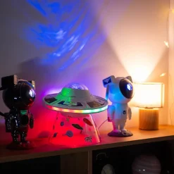 Discount Xanlite - Veilleuse Vaisseau spatial LED Spacelite, 8 modes, enceinte Bluetooth intégrée, Synchronisation sonore - SPACELITE